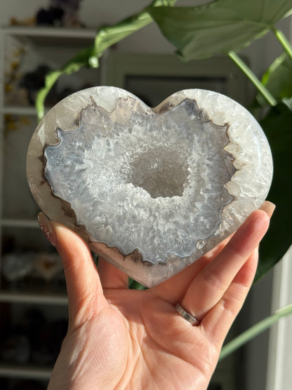 Agate Heart with Quartz Geode (Includes stand)