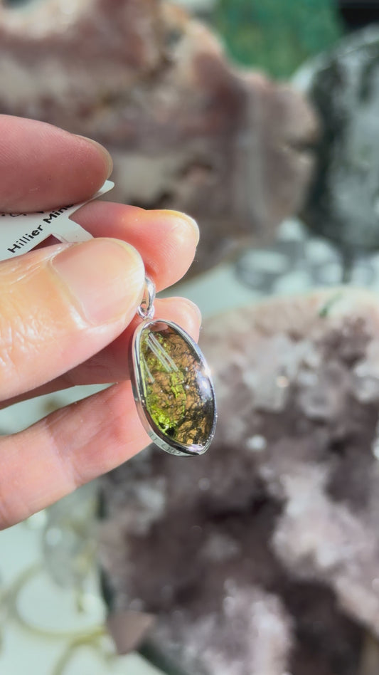 Moldovite polished pendant with Authenticity certificate